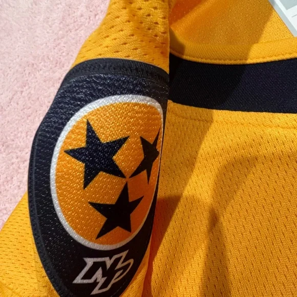 New Predators jersey kids - Picture 4 of 6